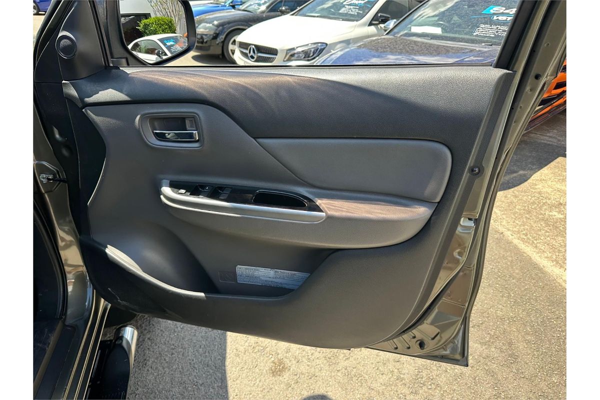 2015 Mitsubishi Triton Exceed MQ 4X4