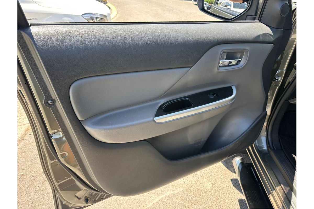 2015 Mitsubishi Triton Exceed MQ 4X4