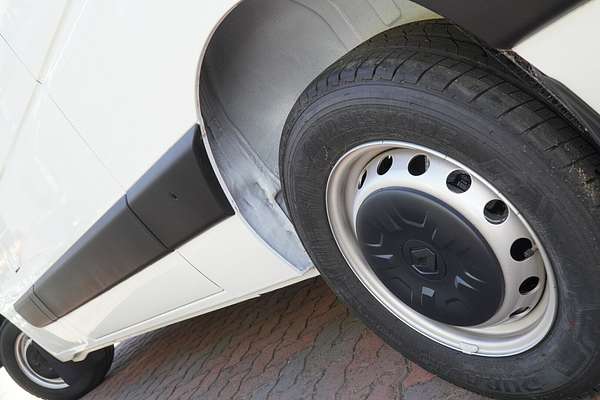 2024 Renault Master Pro 110kW X62 Phase 2 MWB Mid Roof