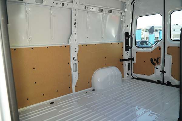 2024 Renault Master Pro 110kW X62 Phase 2 MWB Mid Roof