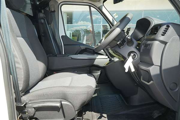 2024 Renault Master Pro 110kW X62 Phase 2 MWB Mid Roof