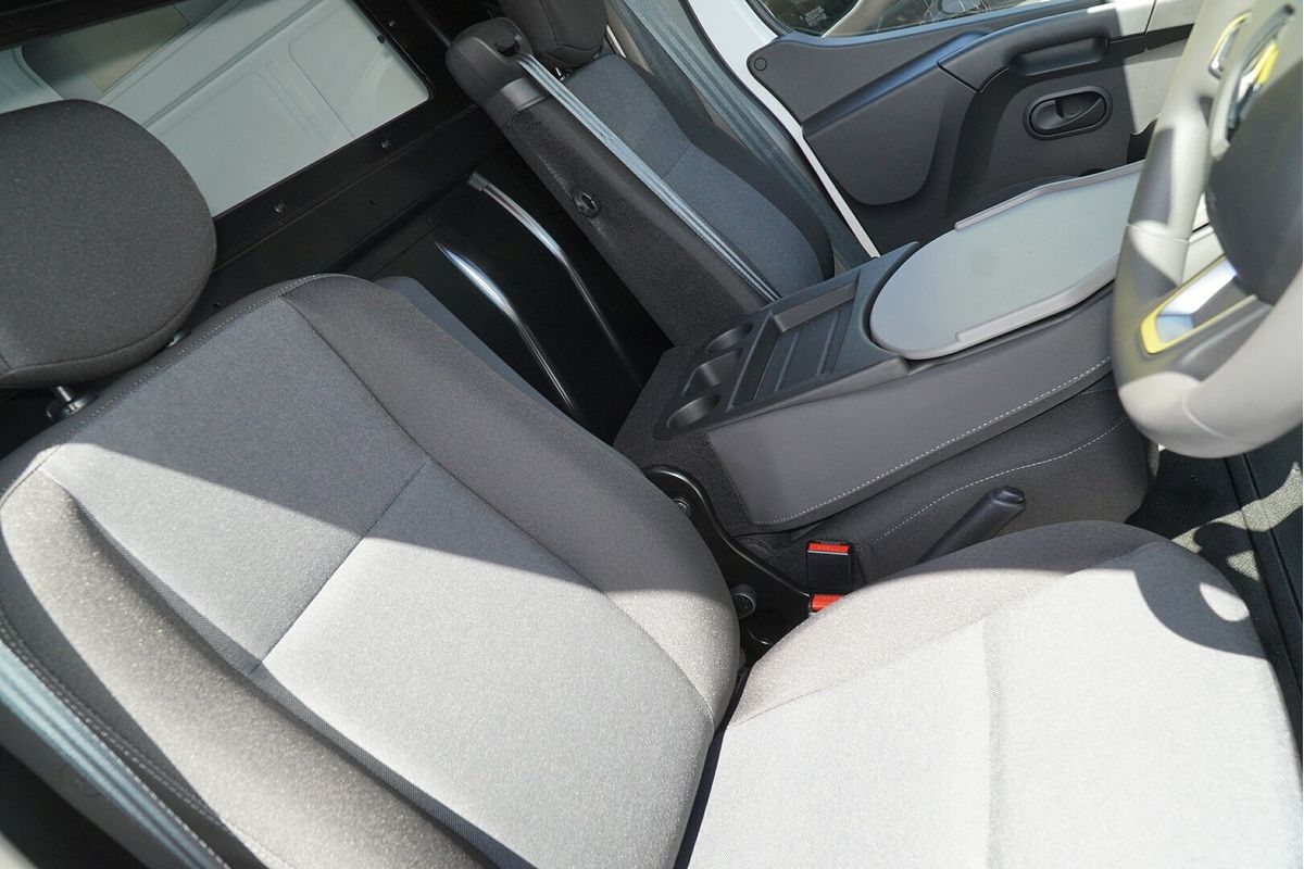 2024 Renault Master Pro 110kW X62 Phase 2 MWB Mid Roof