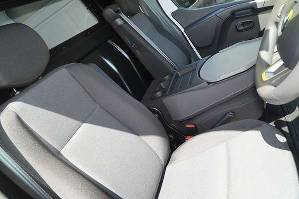 2024 Renault Master Pro 110kW X62 Phase 2 MWB Mid Roof