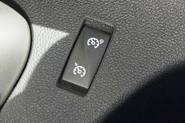 2024 Renault Master Pro 110kW X62 Phase 2 MWB Mid Roof