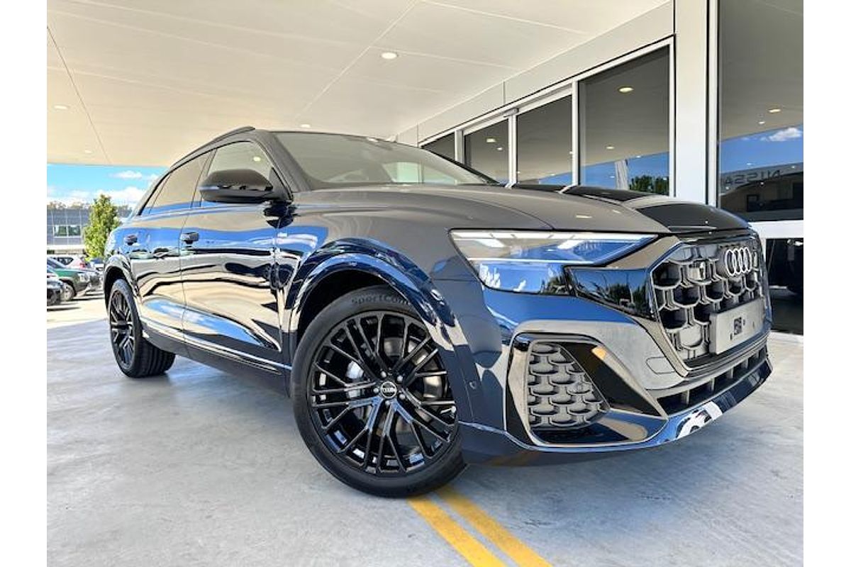 2025 Audi Q8 50 TDI S line F1