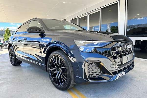 2025 Audi Q8 50 TDI S line F1