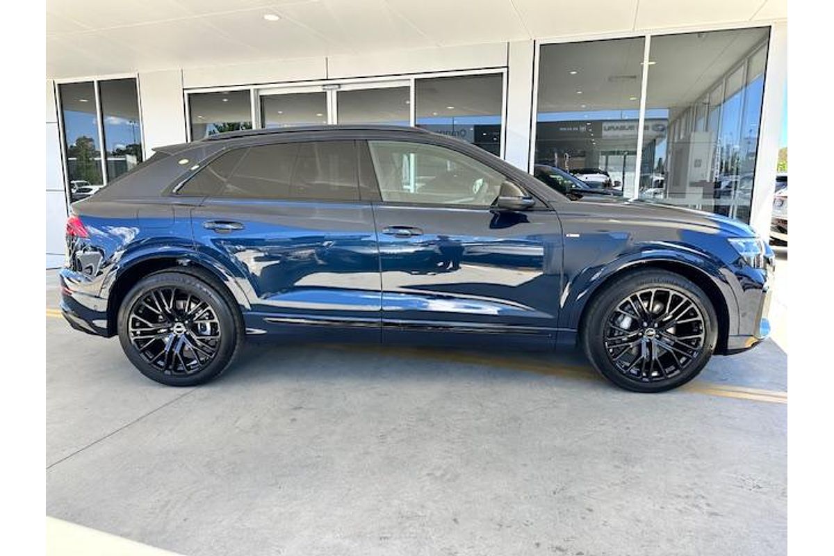 2025 Audi Q8 50 TDI S line F1