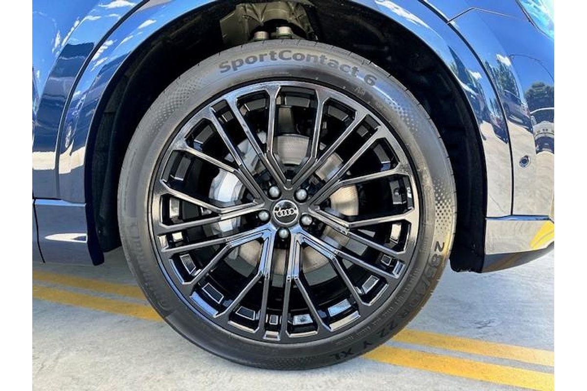 2025 Audi Q8 50 TDI S line F1