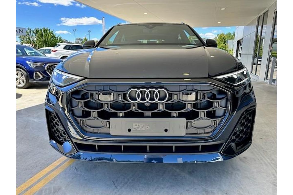 2025 Audi Q8 50 TDI S line F1