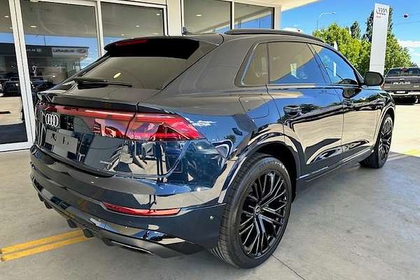 2025 Audi Q8 50 TDI S line F1