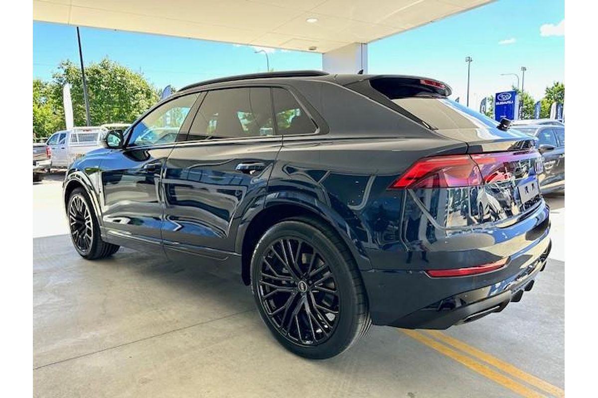 2025 Audi Q8 50 TDI S line F1