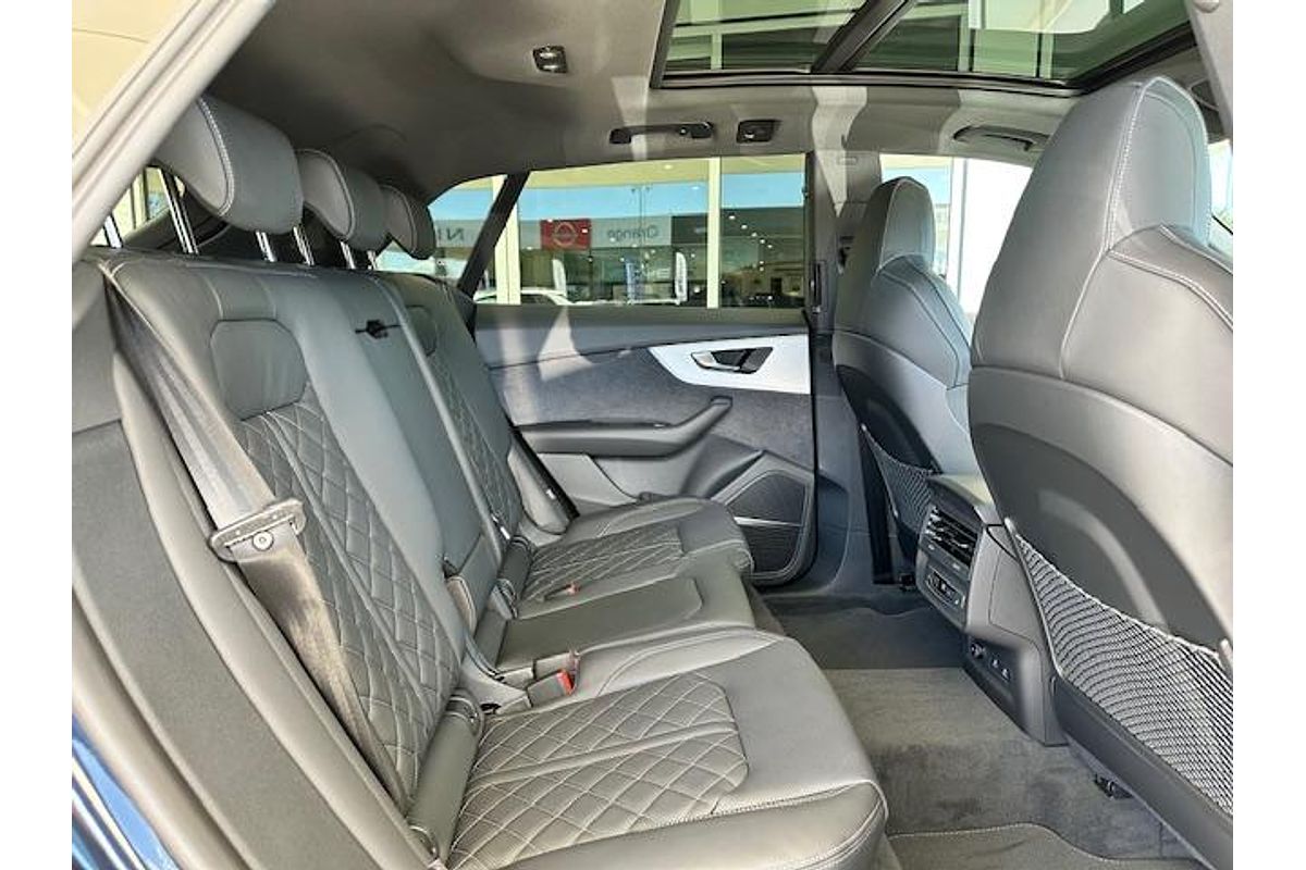 2025 Audi Q8 50 TDI S line F1