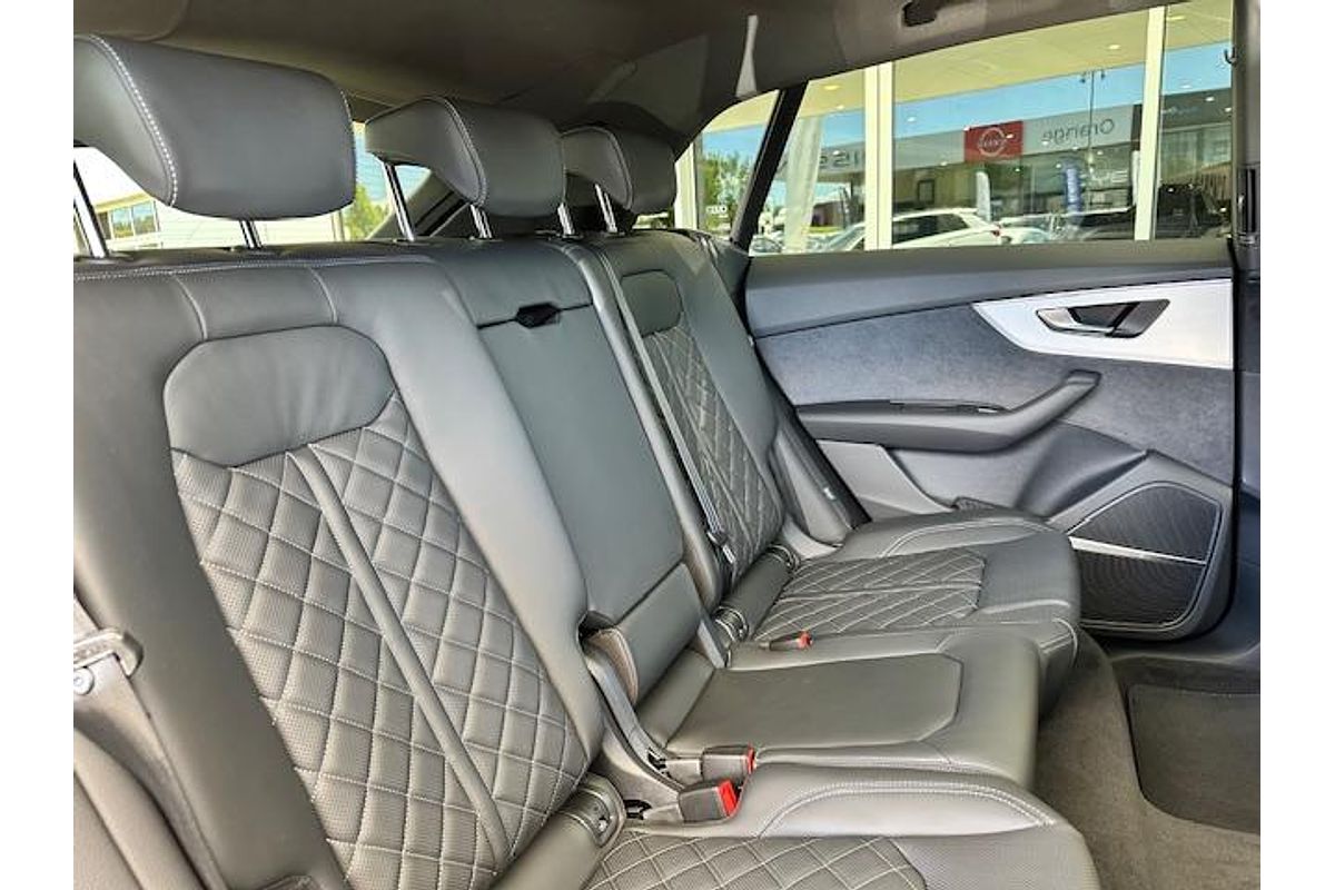 2025 Audi Q8 50 TDI S line F1