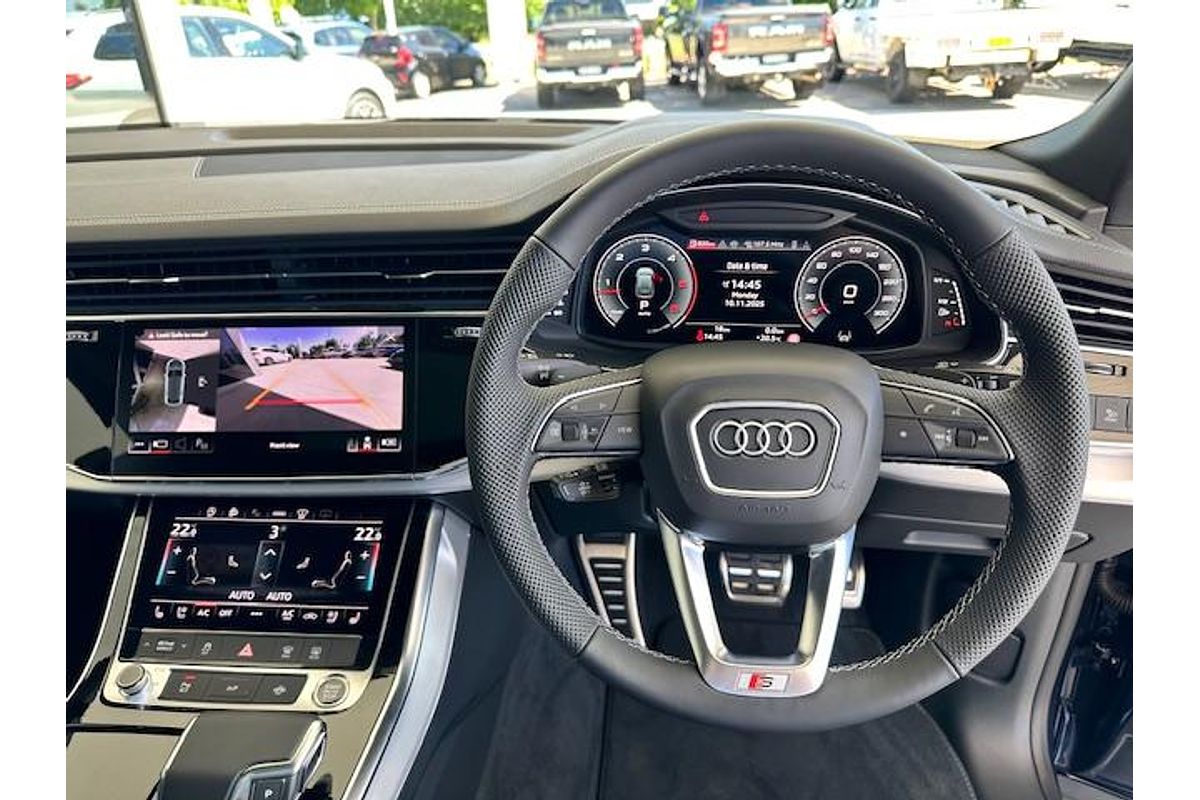 2025 Audi Q8 50 TDI S line F1