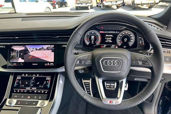 2025 Audi Q8 50 TDI S line F1