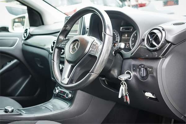 2014 Mercedes-Benz B180  246 MY14