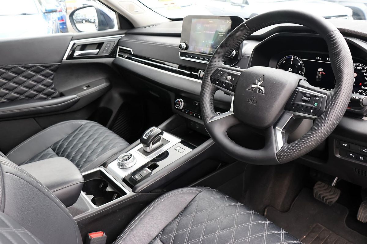 2023 Mitsubishi Outlander PHEV Exceed ZM