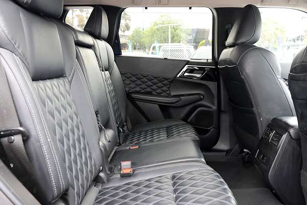 2023 Mitsubishi Outlander PHEV Exceed ZM