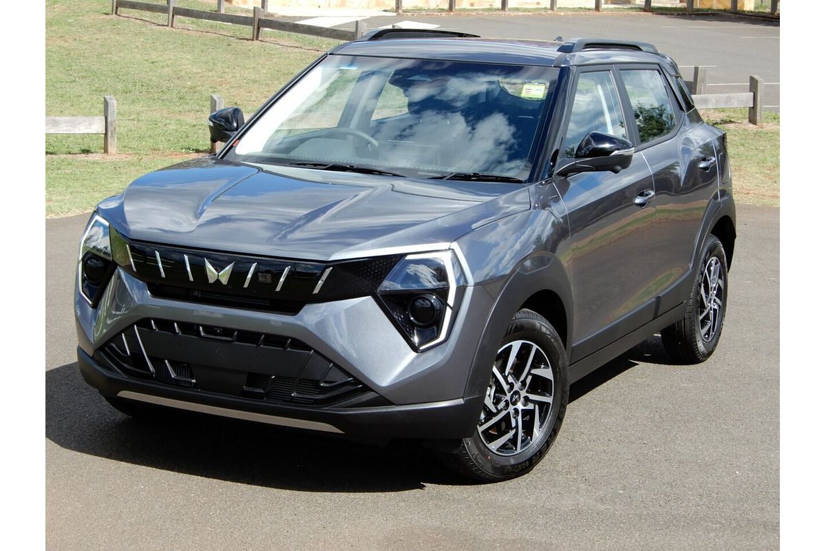 2025 Mahindra XUV 3XO AX5L
