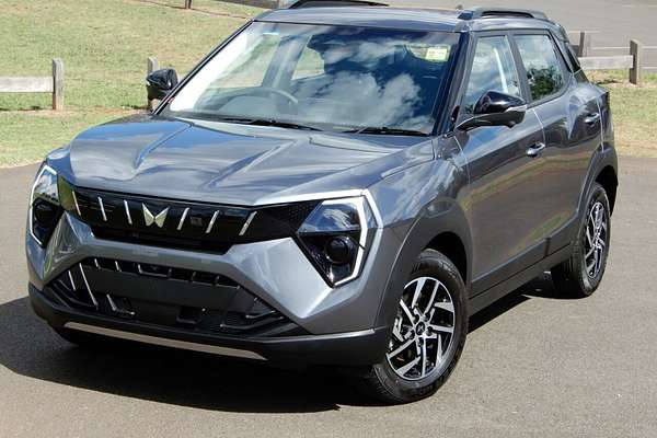 2025 Mahindra XUV 3XO AX5L