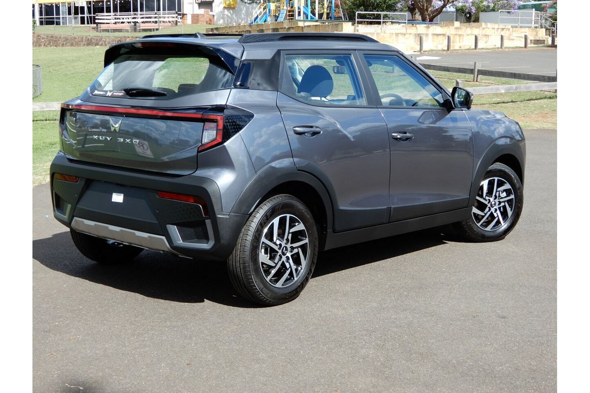 2025 Mahindra XUV 3XO AX5L