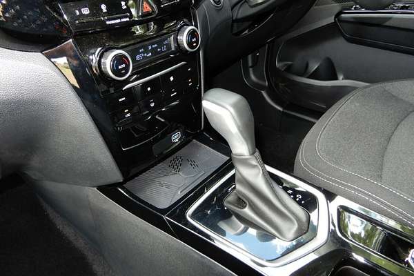 2025 Mahindra XUV 3XO AX5L