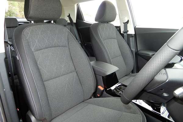 2025 Mahindra XUV 3XO AX5L