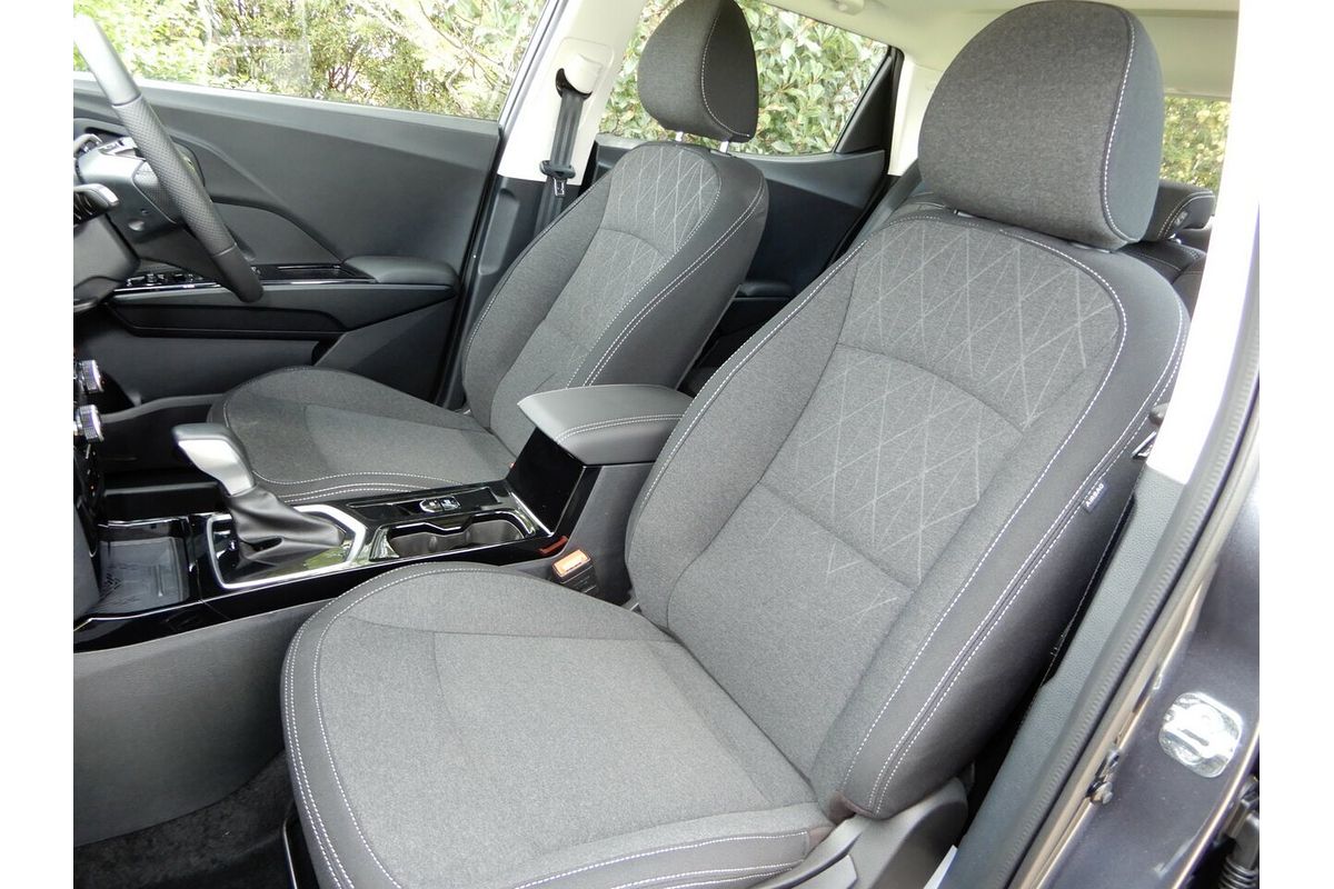 2025 Mahindra XUV 3XO AX5L