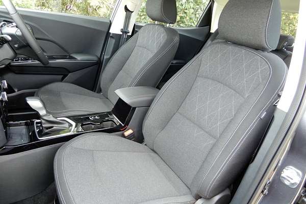 2025 Mahindra XUV 3XO AX5L