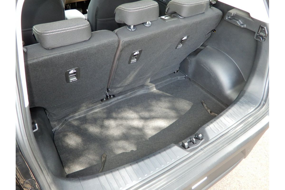 2025 Mahindra XUV 3XO AX5L