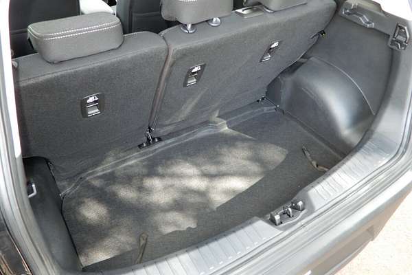 2025 Mahindra XUV 3XO AX5L