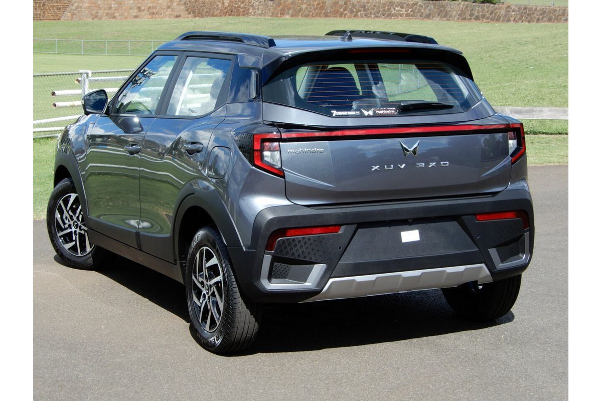 2025 Mahindra XUV 3XO AX5L