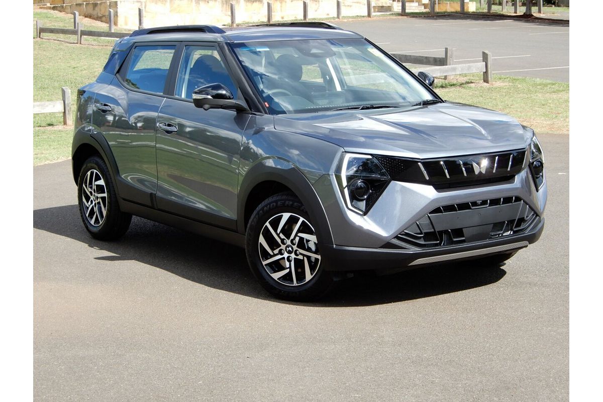 2025 Mahindra XUV 3XO AX5L