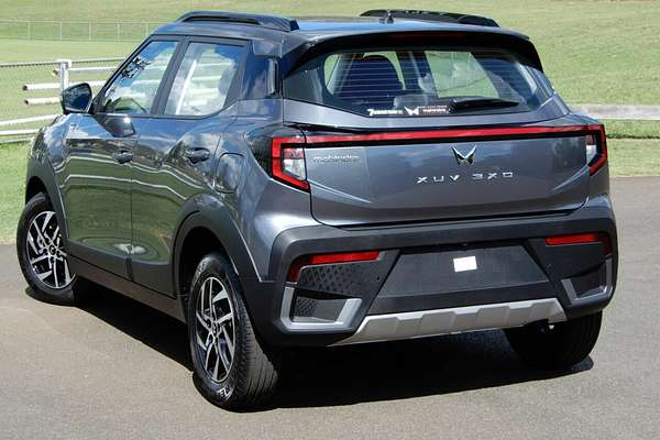 2025 Mahindra XUV 3XO AX5L
