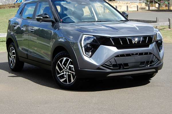 2025 Mahindra XUV 3XO AX5L