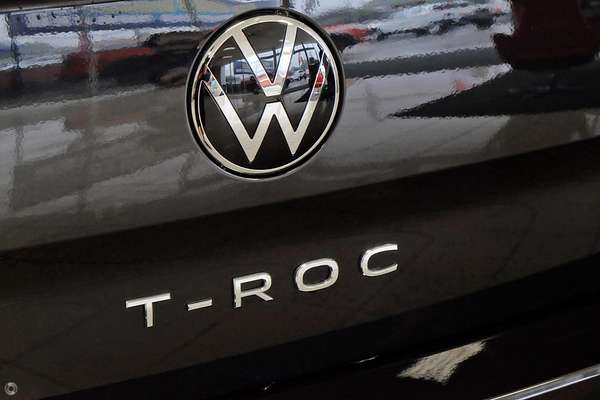 2025 Volkswagen T-Roc 140TSI R-Line D11