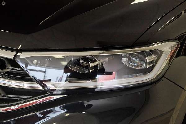 2025 Volkswagen T-Roc 140TSI R-Line D11