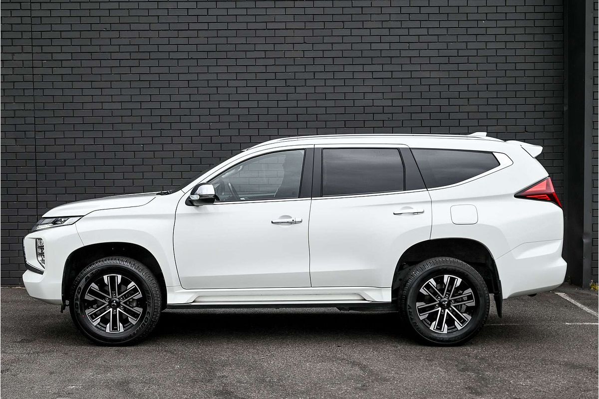 2022 Mitsubishi Pajero Sport GLS QF