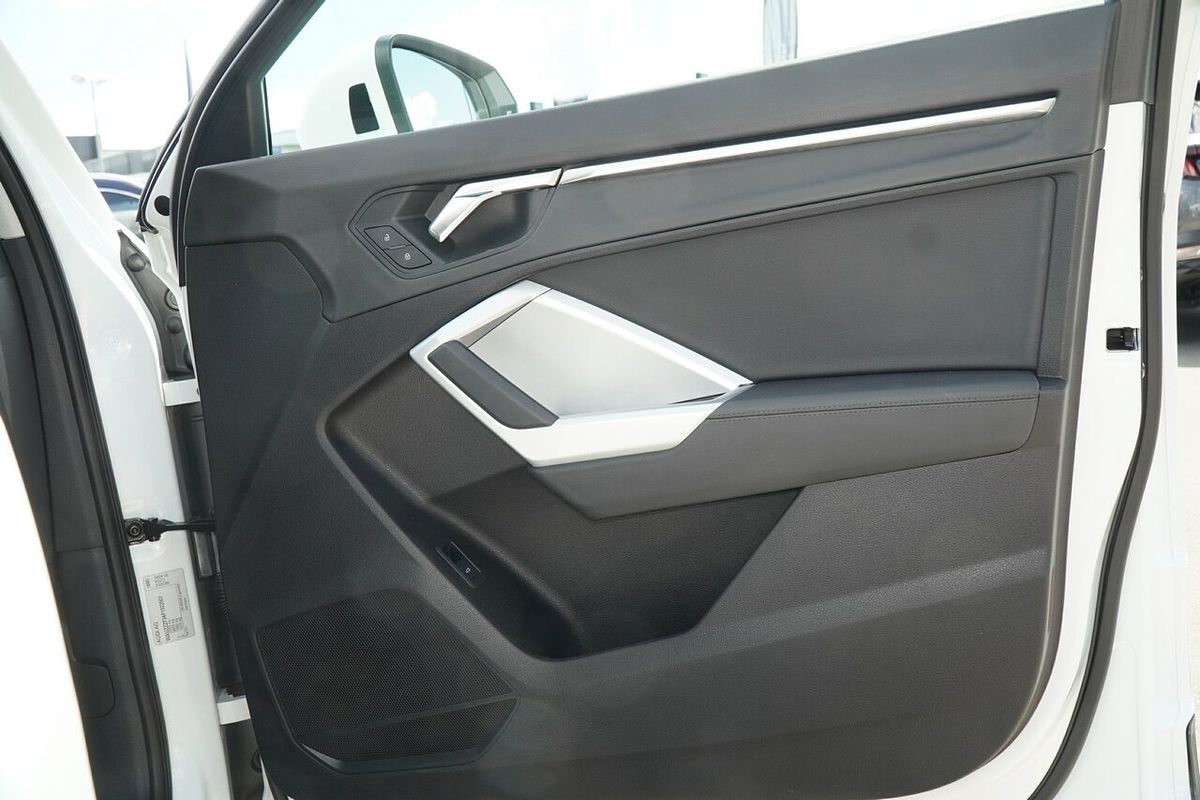 2022 Audi Q3 35 TFSI S line F3