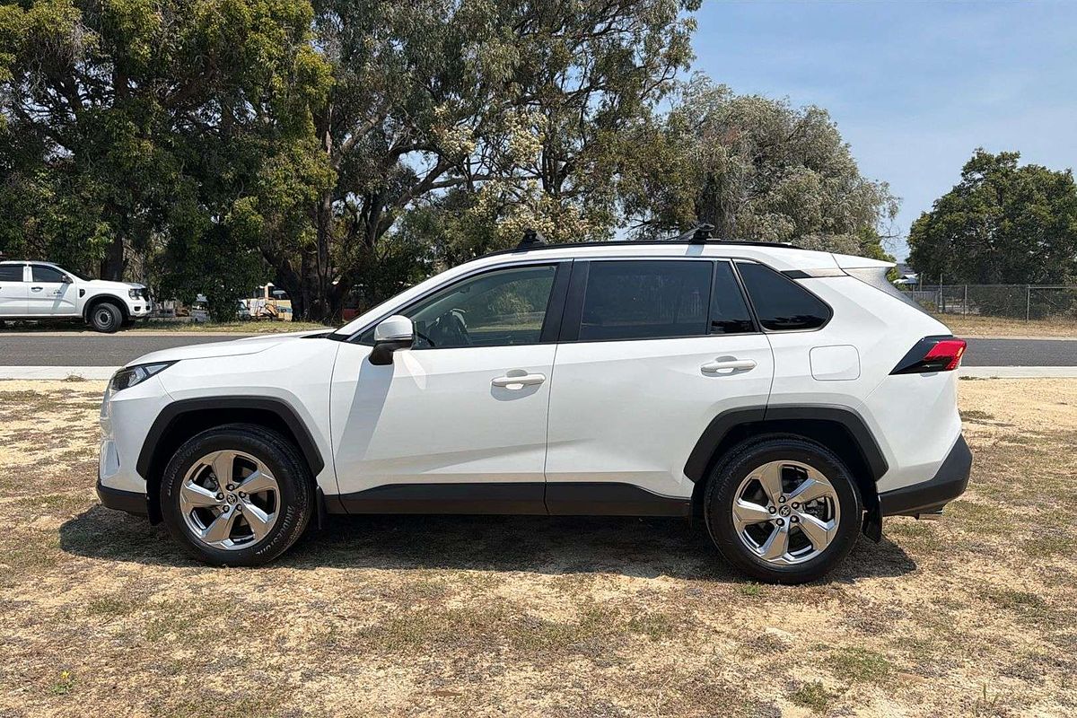 2021 Toyota RAV4 GXL MXAA52R