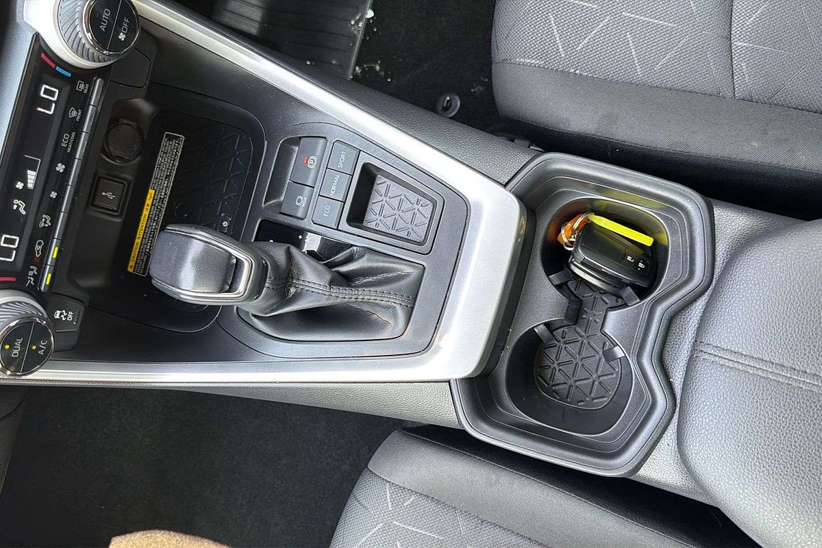 2021 Toyota RAV4 GXL MXAA52R