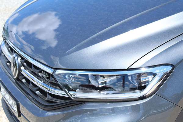 2025 Volkswagen T-Roc 140TSI R-Line D11