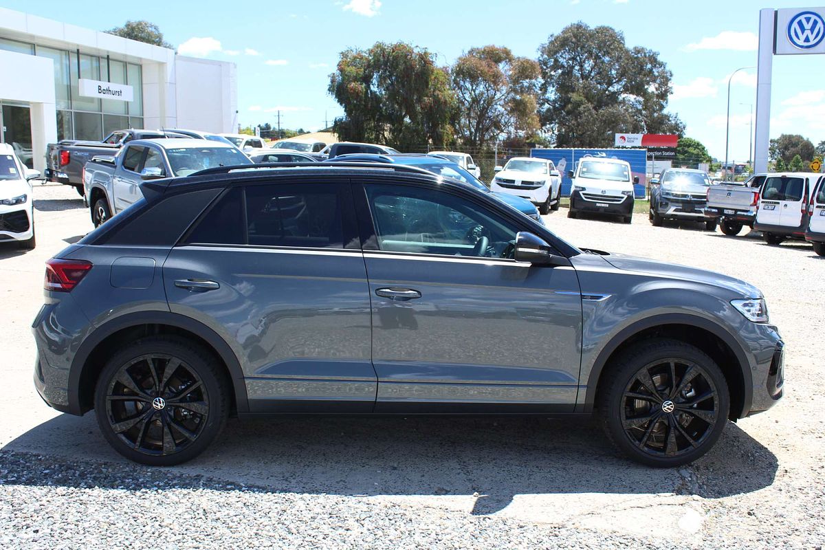 2025 Volkswagen T-Roc 140TSI R-Line D11