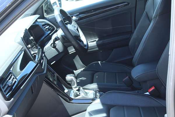 2025 Volkswagen T-Roc 140TSI R-Line D11