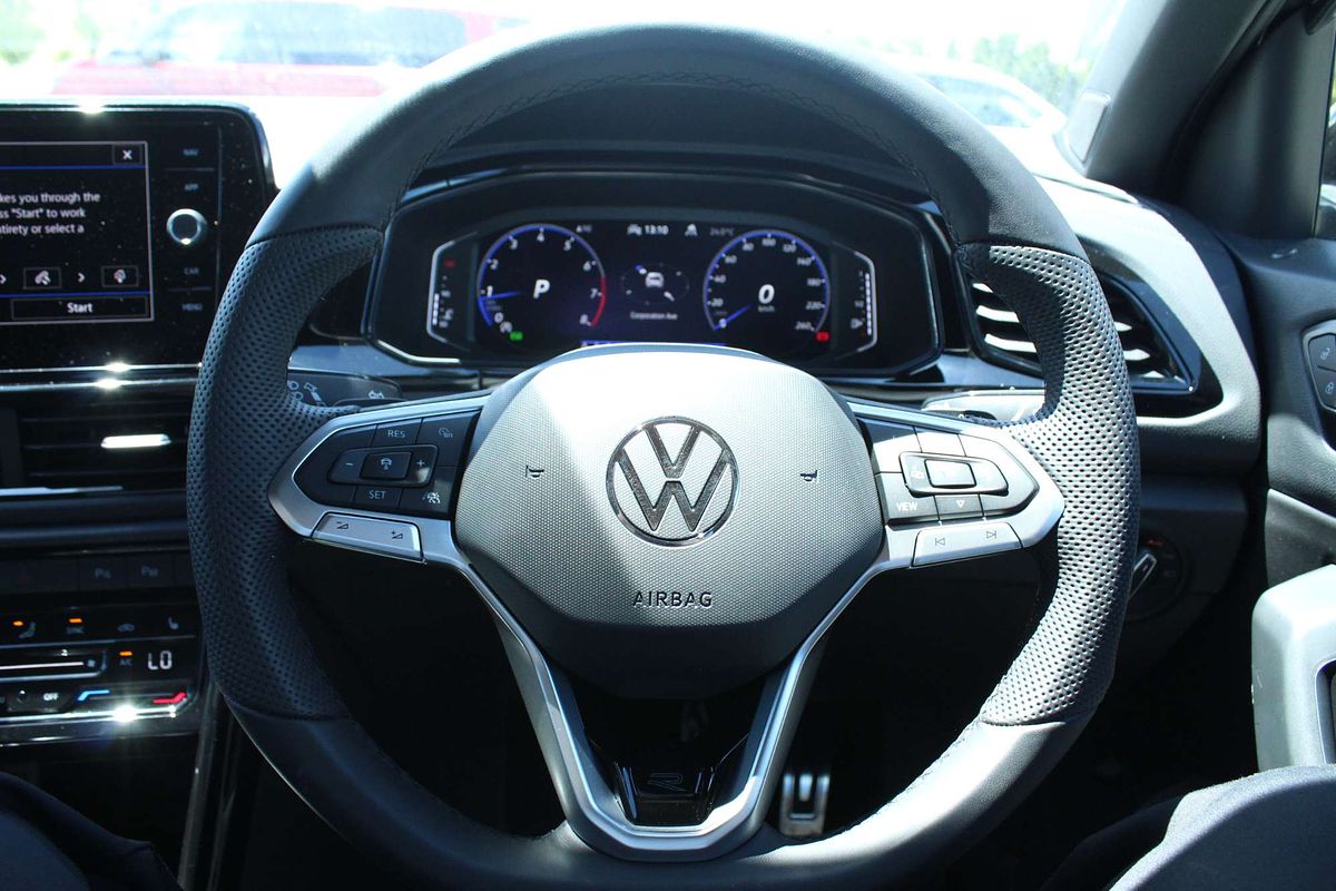 2025 Volkswagen T-Roc 140TSI R-Line D11