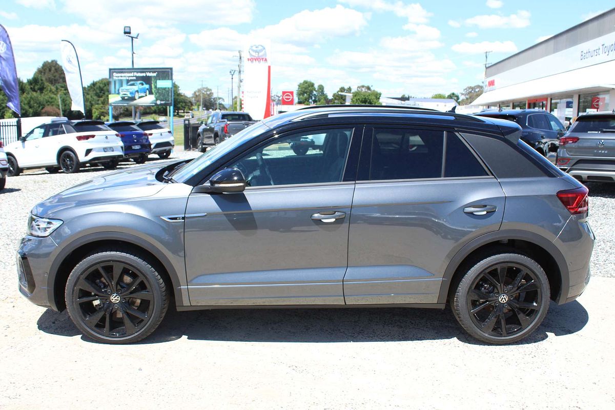 2025 Volkswagen T-Roc 140TSI R-Line D11