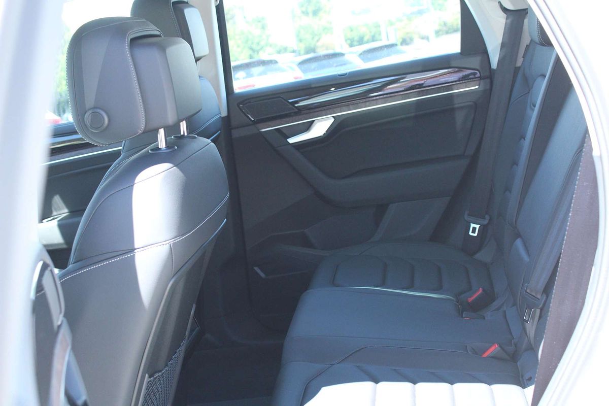 2025 Volkswagen Touareg 170TDI RC