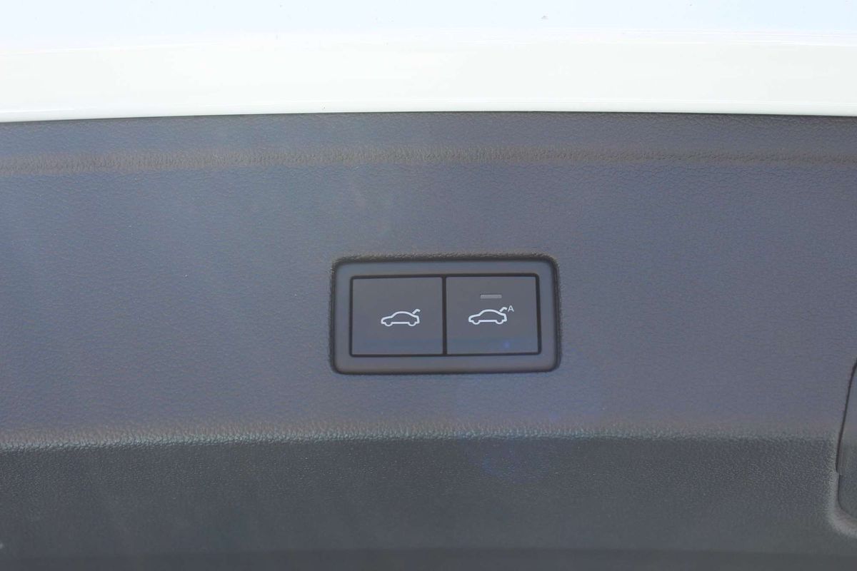 2025 Volkswagen Touareg 170TDI RC