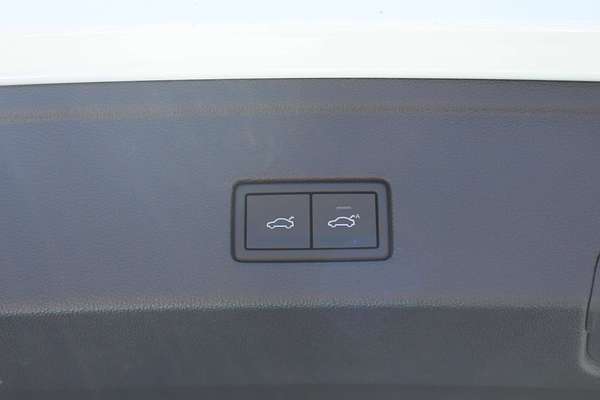 2025 Volkswagen Touareg 170TDI RC