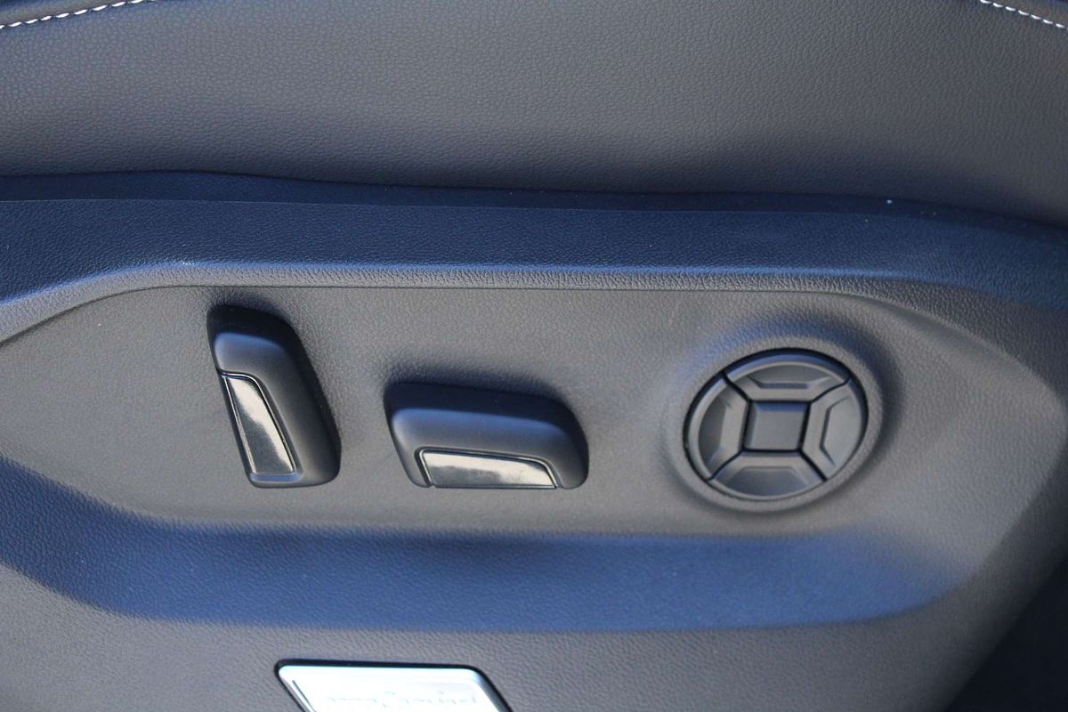 2025 Volkswagen Touareg 170TDI RC